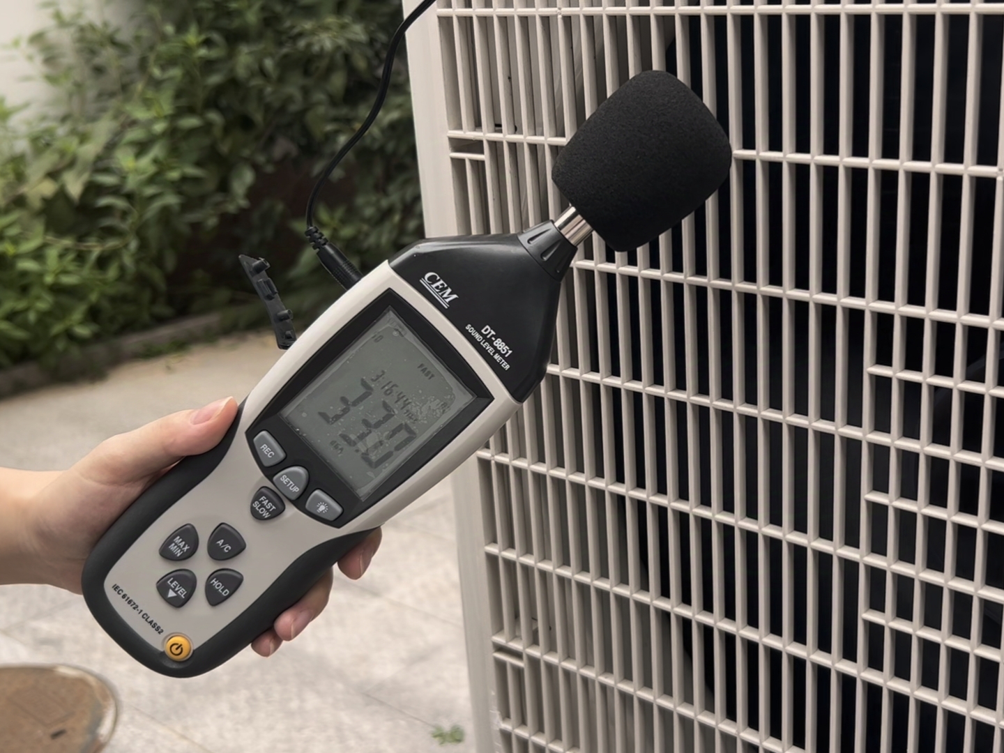 戶用空氣能熱泵運(yùn)行時(shí)噪音大？我來教您怎么解決